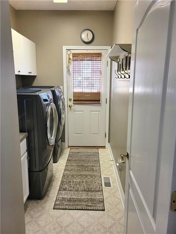 190 Baywatch Circle, Fayetteville, GA 30215