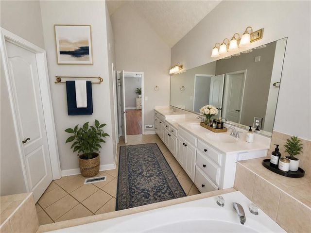 190 Baywatch Circle, Fayetteville, GA 30215