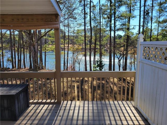 190 Baywatch Circle, Fayetteville, GA 30215