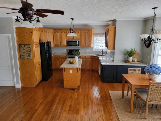 190 Baywatch Circle, Fayetteville, GA 30215