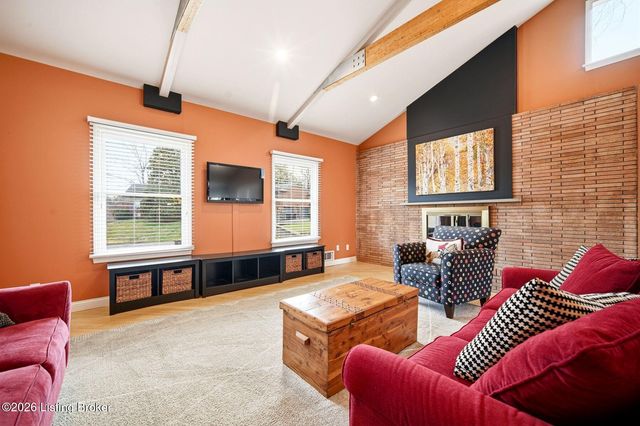 608 Cloverlea Rd, Louisville, KY 40206