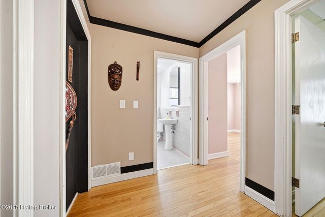 608 Cloverlea Rd, Louisville, KY 40206