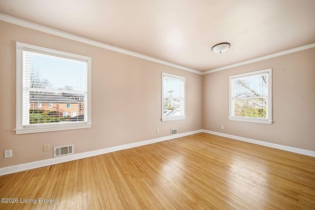 608 Cloverlea Rd, Louisville, KY 40206