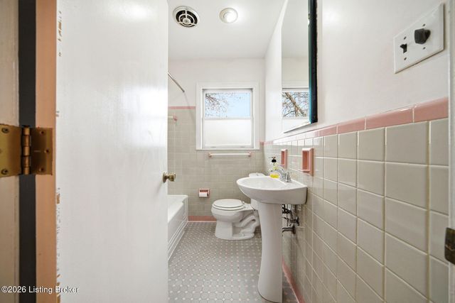 608 Cloverlea Rd, Louisville, KY 40206