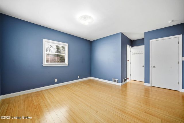 608 Cloverlea Rd, Louisville, KY 40206