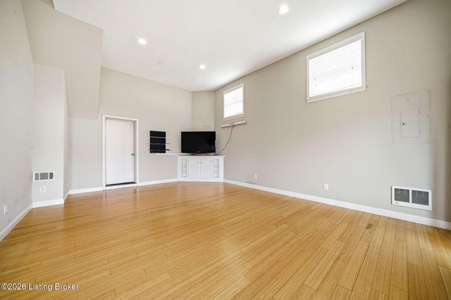 608 Cloverlea Rd, Louisville, KY 40206