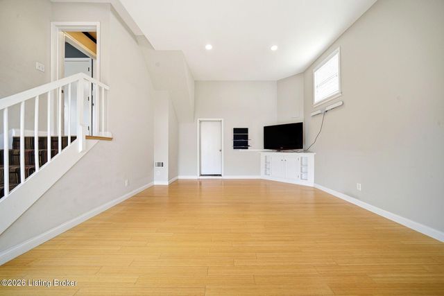 608 Cloverlea Rd, Louisville, KY 40206