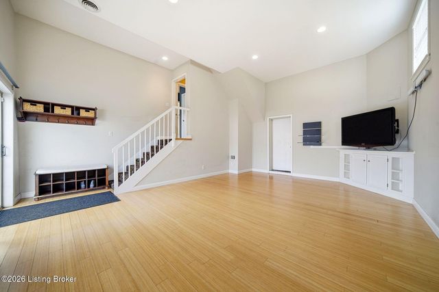 608 Cloverlea Rd, Louisville, KY 40206