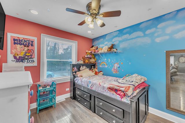 8614 Lakeview Avenue, Crystal Lake, IL 60014