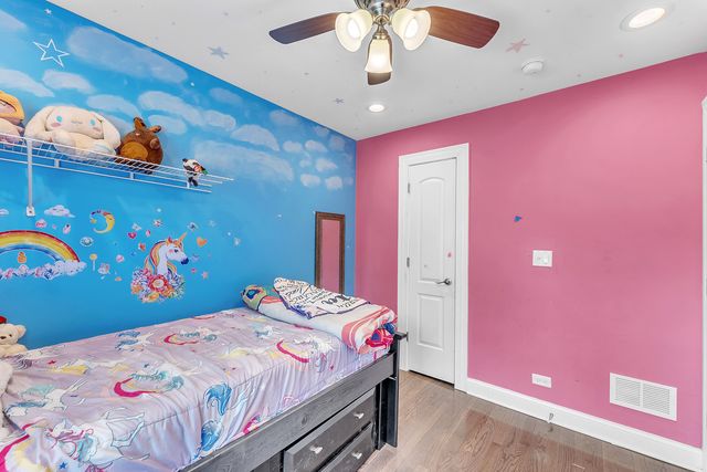 8614 Lakeview Avenue, Crystal Lake, IL 60014