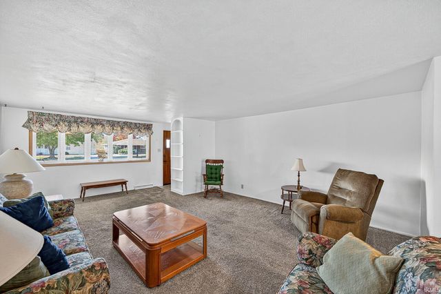 222 N Tuxedo Drive, South Bend, IN 46615