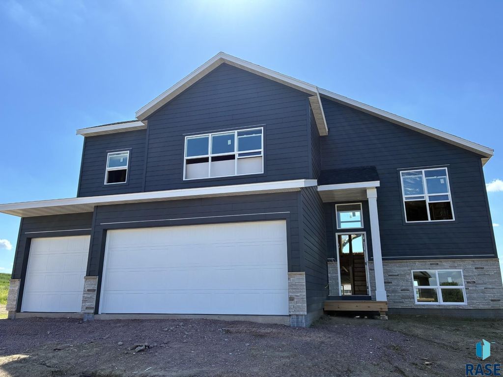 2609 S Copper Creek Ave Avenue, Sioux Falls, SD 57110