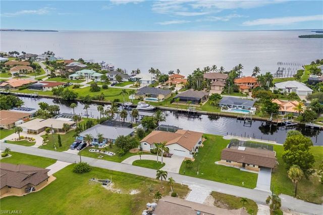 105 Sinclair ST SE, Port Charlotte, FL 33952