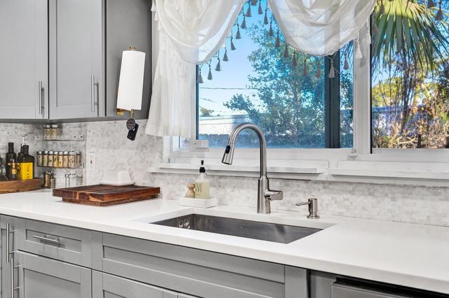 201 SE 24 Avenue, Boynton Beach, FL 33435