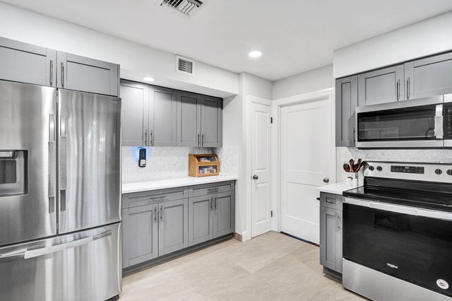 201 SE 24 Avenue, Boynton Beach, FL 33435