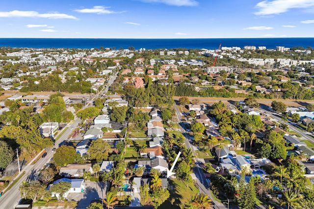 201 SE 24 Avenue, Boynton Beach, FL 33435