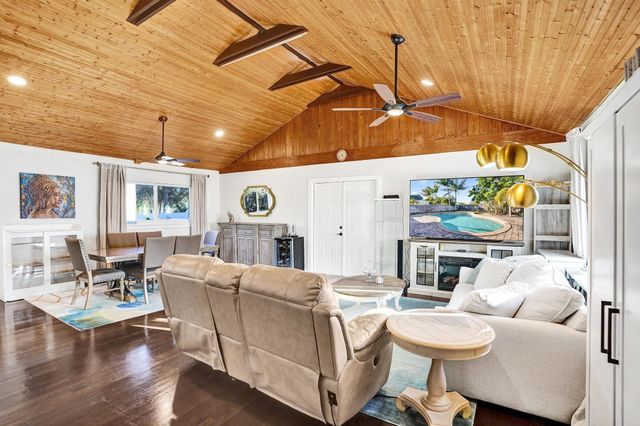 201 SE 24 Avenue, Boynton Beach, FL 33435