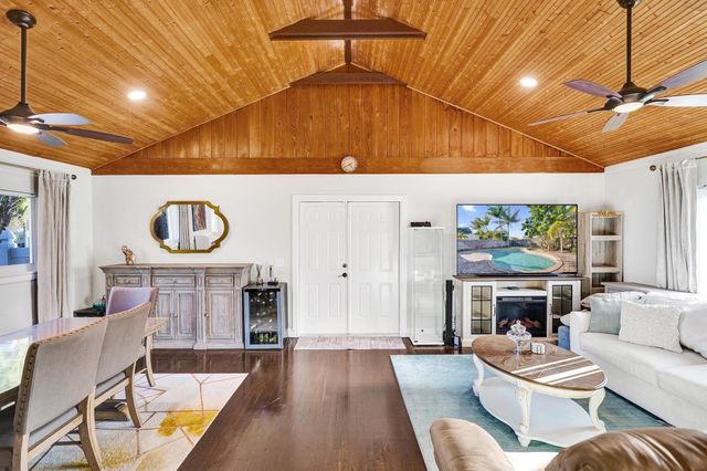 201 SE 24 Avenue, Boynton Beach, FL 33435