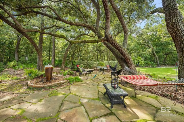 11 Lakeside Drive, Gulf Shores, AL 36542