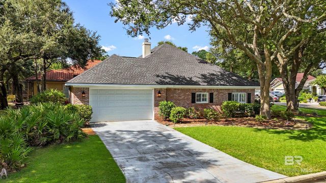 11 Lakeside Drive, Gulf Shores, AL 36542