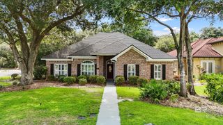 11 Lakeside Drive, Gulf Shores, AL 36542