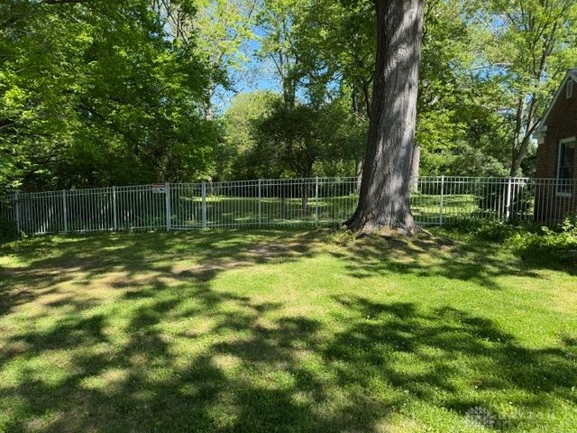221 Grandon Road, Oakwood, OH 45419