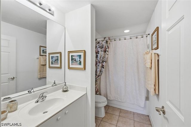 866 Carrick Bend CIR 202, Naples, FL 34110