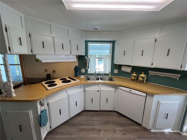 984 JOLANDA CIRCLE, Venice, FL 34285