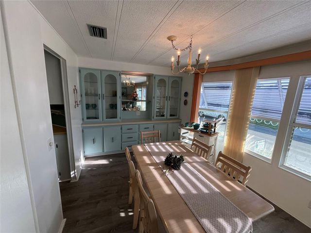 984 JOLANDA CIRCLE, Venice, FL 34285