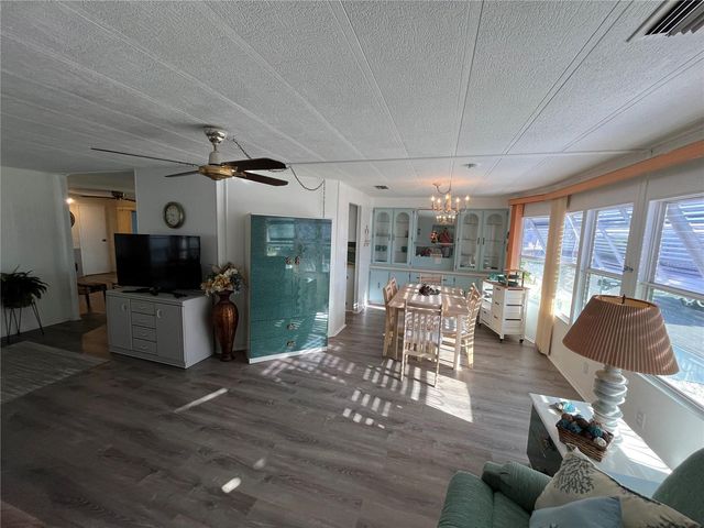 984 JOLANDA CIRCLE, Venice, FL 34285