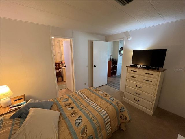 984 JOLANDA CIRCLE, Venice, FL 34285