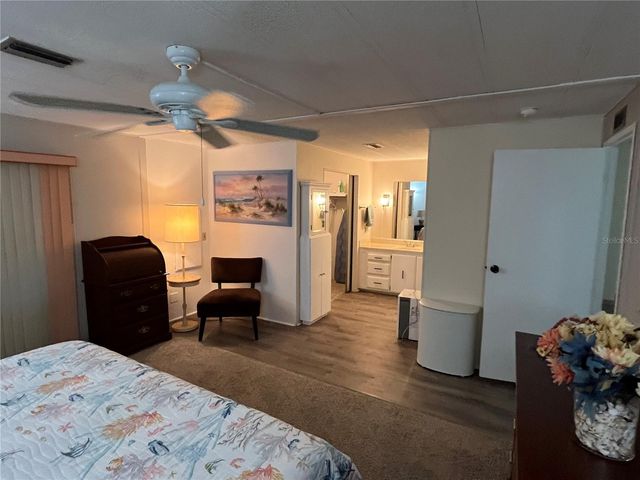 984 JOLANDA CIRCLE, Venice, FL 34285