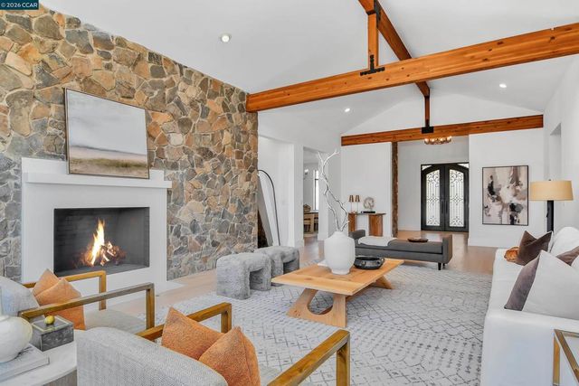 420 Leon Ct, Clayton, CA 94517