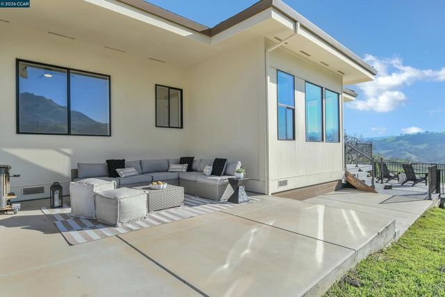 420 Leon Ct, Clayton, CA 94517