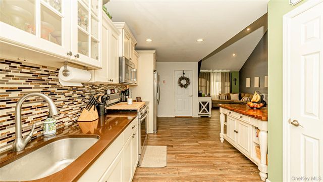 67 Sheldon Street, Central Islip, NY 11722