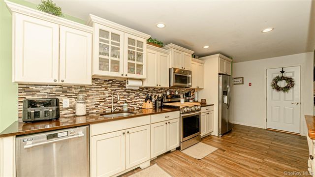 67 Sheldon Street, Central Islip, NY 11722