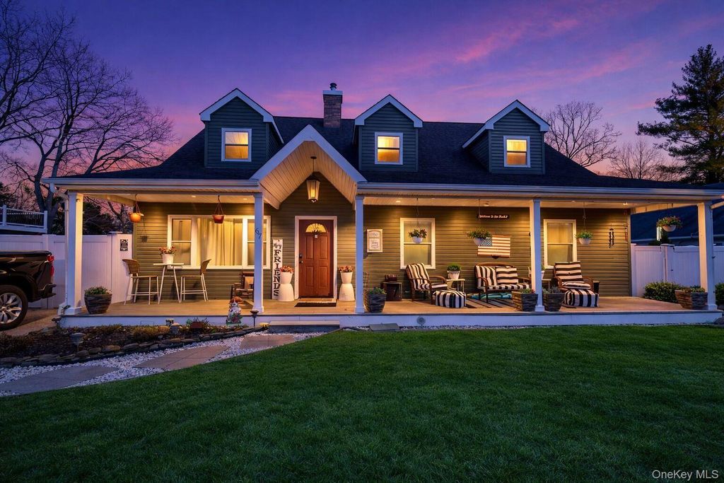 67 Sheldon Street, Central Islip, NY 11722