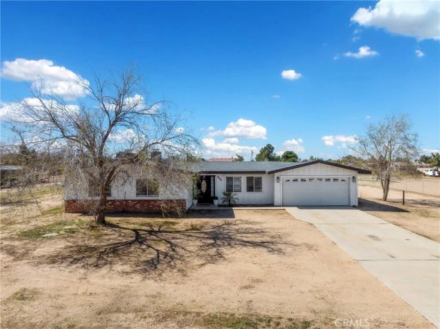 8998 8th Avenue, Hesperia, CA 92345