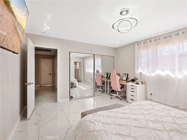 8998 8th Avenue, Hesperia, CA 92345