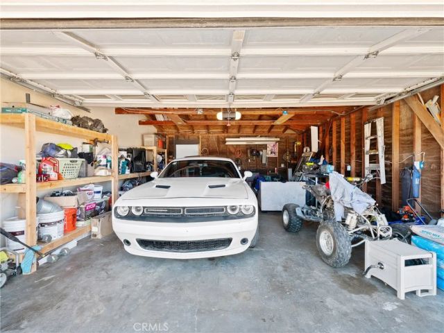 8998 8th Avenue, Hesperia, CA 92345