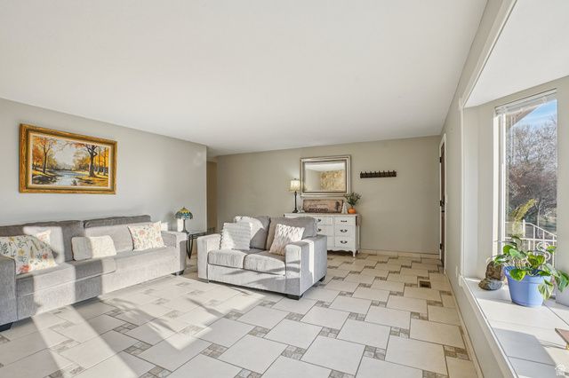 2964 W CONTINENTAL CIR, Taylorsville, UT 84129