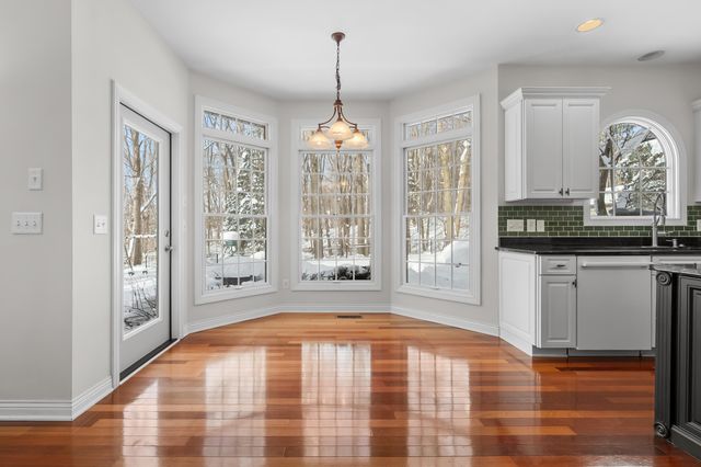 6480 Breezy Point Lane, Kalamazoo, MI 49009