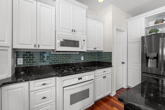 6480 Breezy Point Lane, Kalamazoo, MI 49009