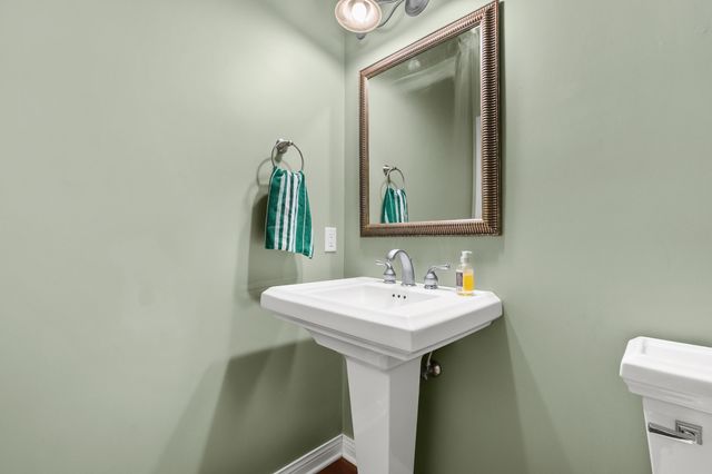 6480 Breezy Point Lane, Kalamazoo, MI 49009