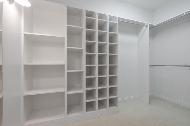 6480 Breezy Point Lane, Kalamazoo, MI 49009