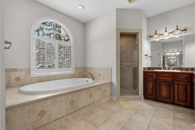 6480 Breezy Point Lane, Kalamazoo, MI 49009