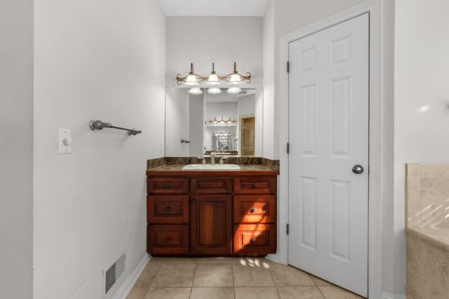 6480 Breezy Point Lane, Kalamazoo, MI 49009