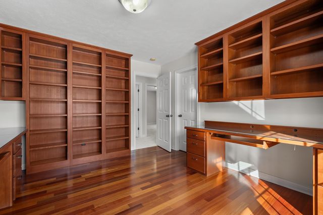 6480 Breezy Point Lane, Kalamazoo, MI 49009