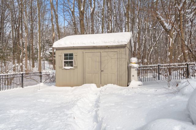 6480 Breezy Point Lane, Kalamazoo, MI 49009