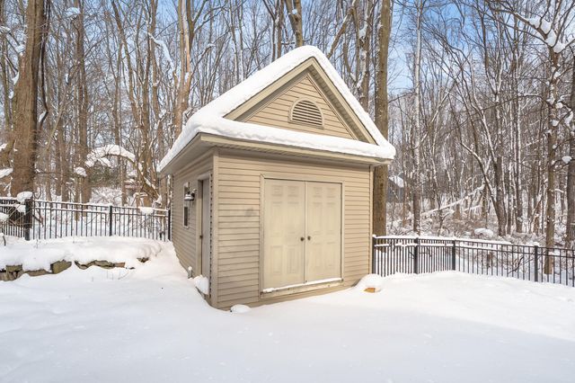 6480 Breezy Point Lane, Kalamazoo, MI 49009